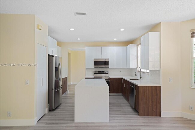 Building Photo - 4312 Laurel Ridge Cir