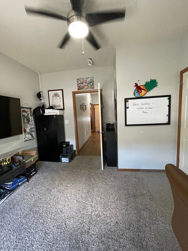 Building Photo - 825 Locharno Dr