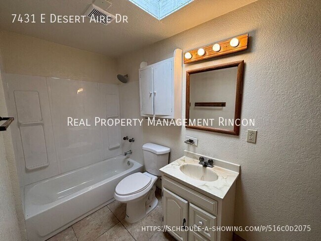 Building Photo - 7431 E Desert Aire Dr