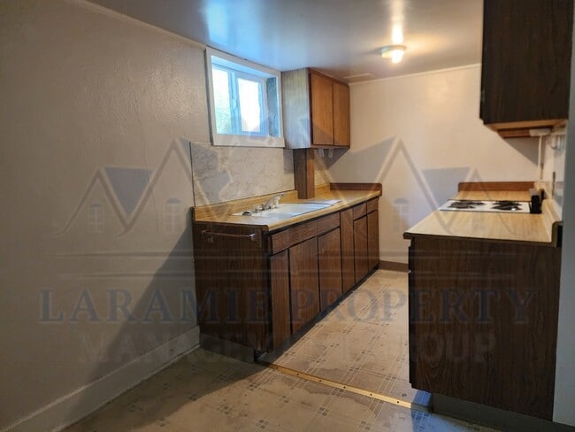 Building Photo - 1 Bedroom 1 Bathroom Apartment