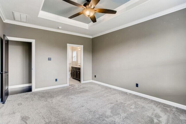 Building Photo - Charming 4-Bedroom Home in Devonshire with Spacious Living Areas and Gorgeous Backyard Oasis.