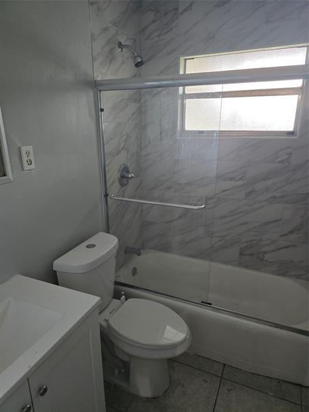 Building Photo - 2111 N 57th Terrace