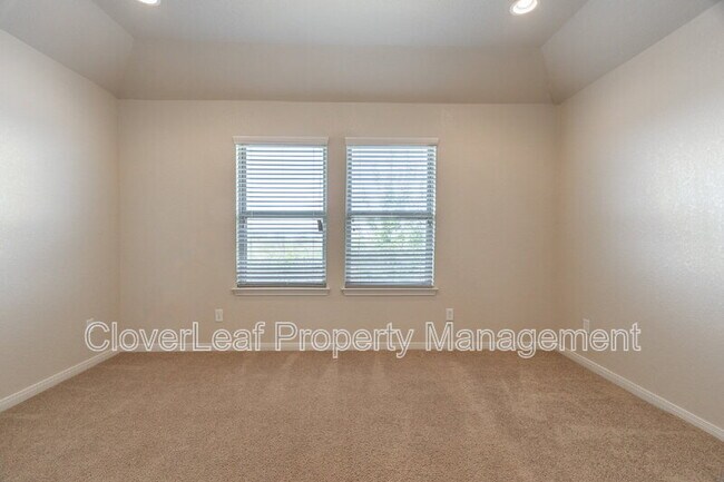 Building Photo - 5167 Top Ridge Ln