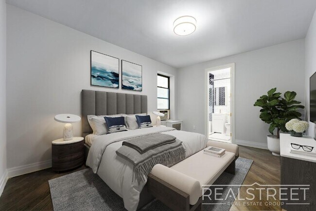 Building Photo - 4 bed | 3 Full Bath In Prime Brooklyn Heights