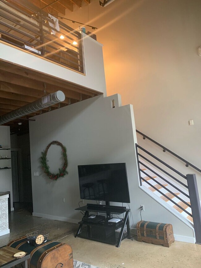 Building Photo - 3612 Artist's Way