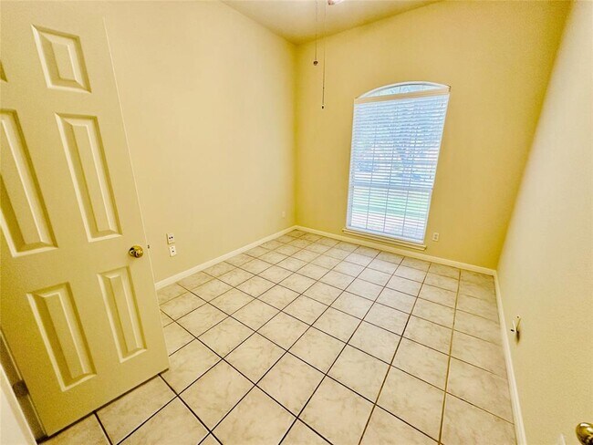 Building Photo - 6514 Clairmont Dr