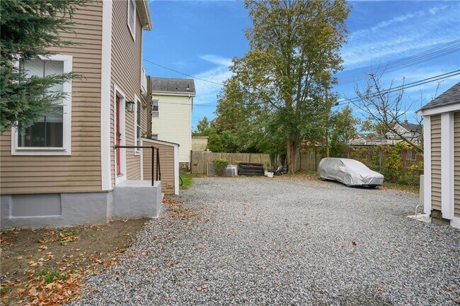 Building Photo - 30 Gould St