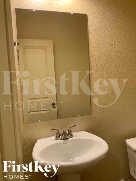 Building Photo - 9923 Rio Doso Dr