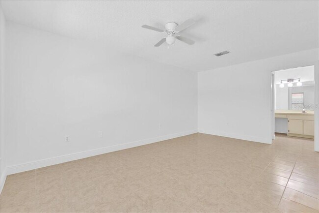 Building Photo - 475 Hunter Cir