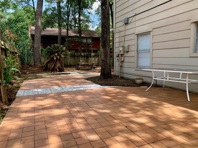 Building Photo - 2 Goldthread Ct
