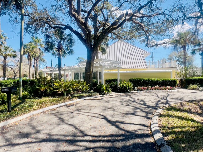 Building Photo - 100 Fairway Park Blvd