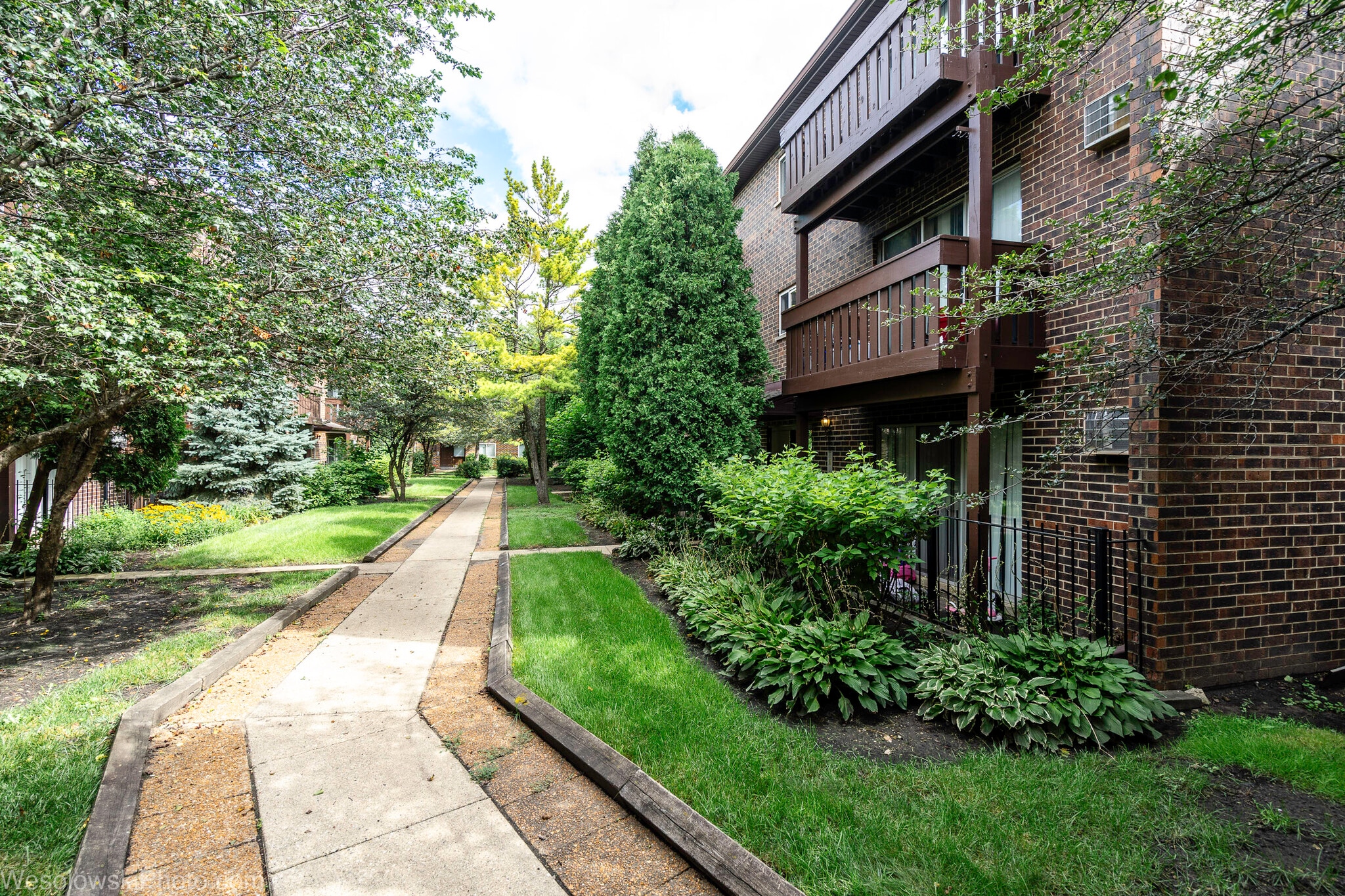 Building Photo - 1305 E Turtle Creek Cir