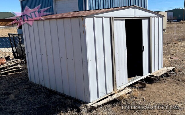 Building Photo - Home in Williamson Valley