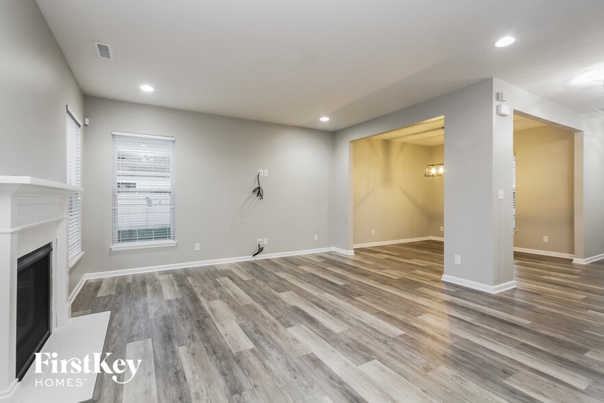 Building Photo - 8644 Hornady Dr