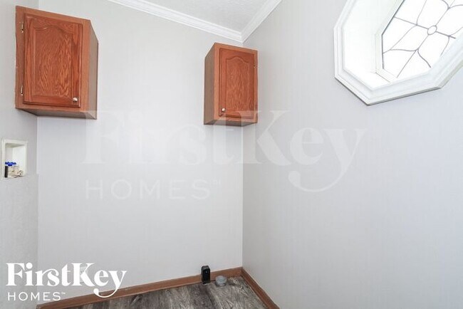 Building Photo - 597 Diamond Loop