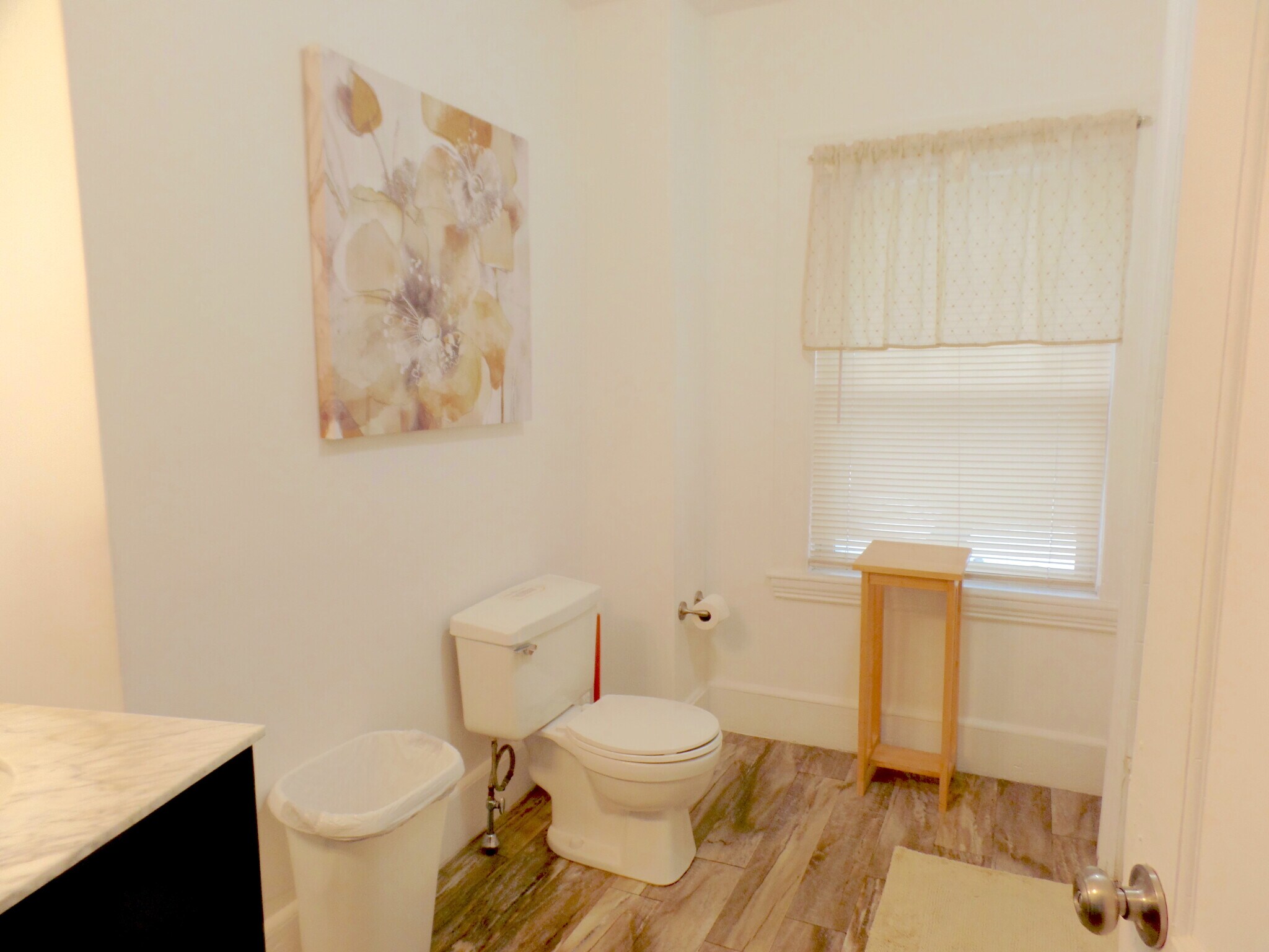 Building Photo - 34 Capen St