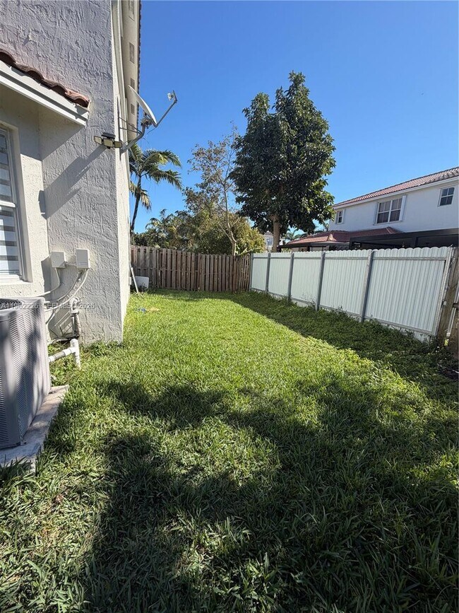 Building Photo - 24532 SW 110th Ave