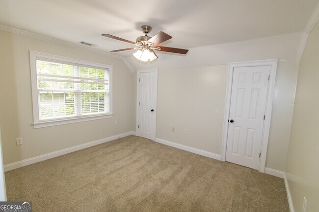 Building Photo - 906 Monarch Cir