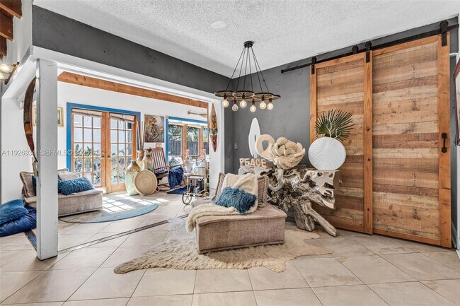 Building Photo - 1420 W Sandpiper Cir