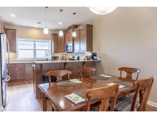 Building Photo - 2980 Clover Ridge Dr