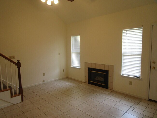 Building Photo - 4405-4407-4407 Cheryl Ct