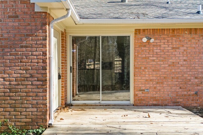 Building Photo - 463 Reede St