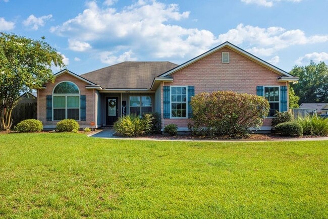 Primary Photo - Charming Brick Home with Open Floor Plan & Great Outdoor Space in North Valdosta