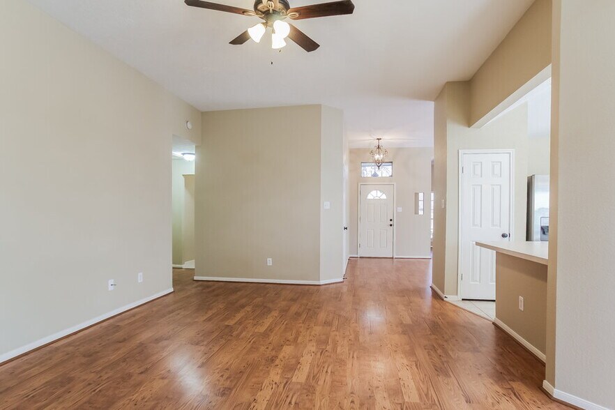 Building Photo - 18703 Singing Woods Dr