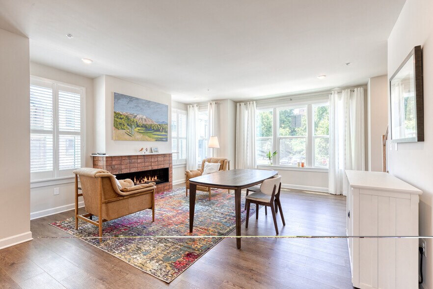 Building Photo - 200 Hickory Hollow Ct
