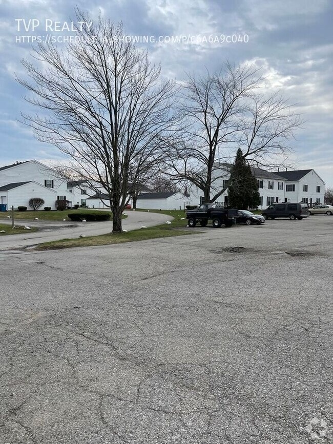 Building Photo - 53 Yorktown Ln