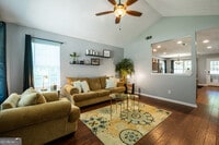Building Photo - 18 Larkspur Ln SE