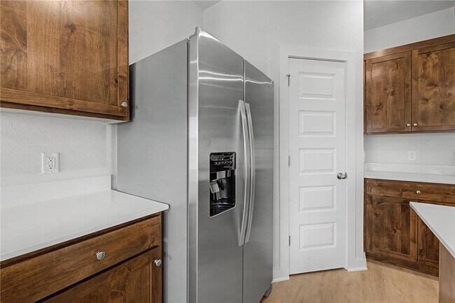 Building Photo - 4628 W Aurora St