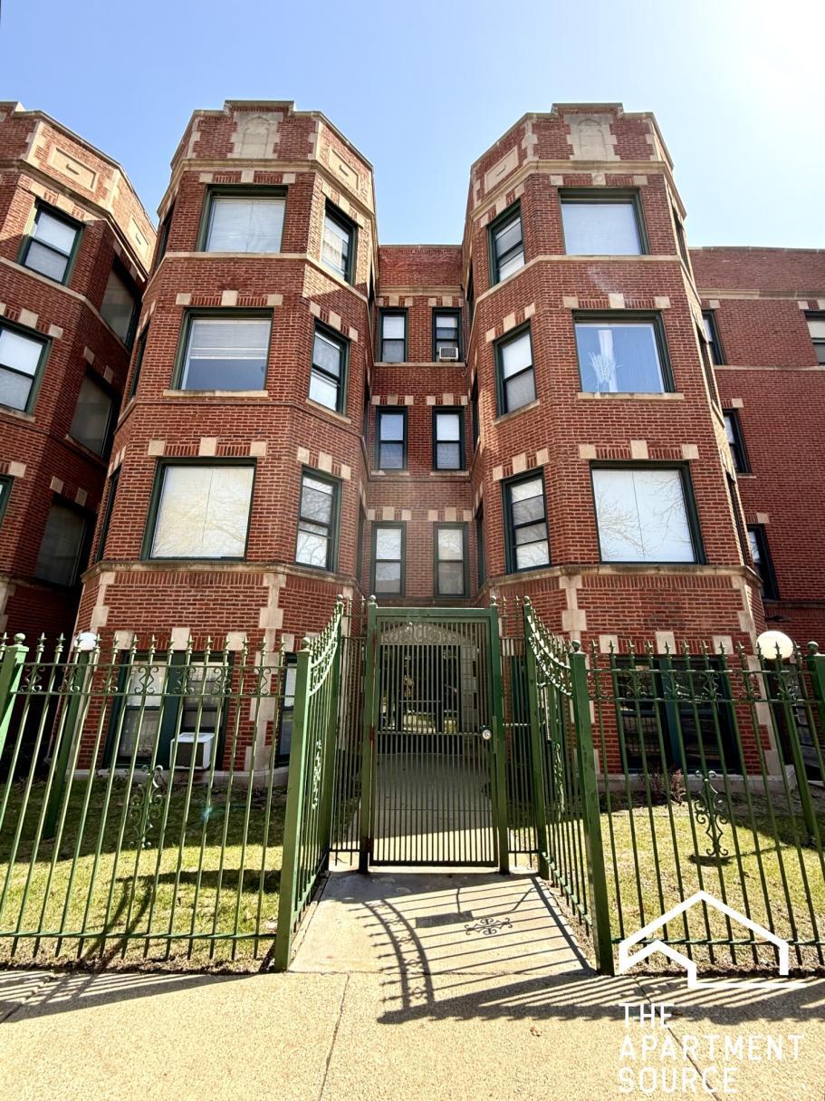 Building Photo - 2217 E 69th St