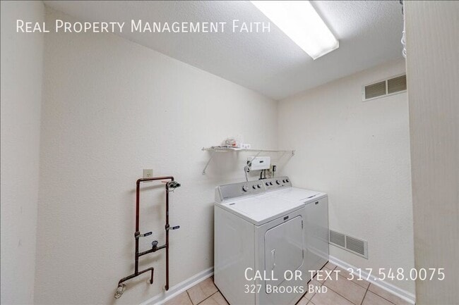 Building Photo - 327 Brooks Bend