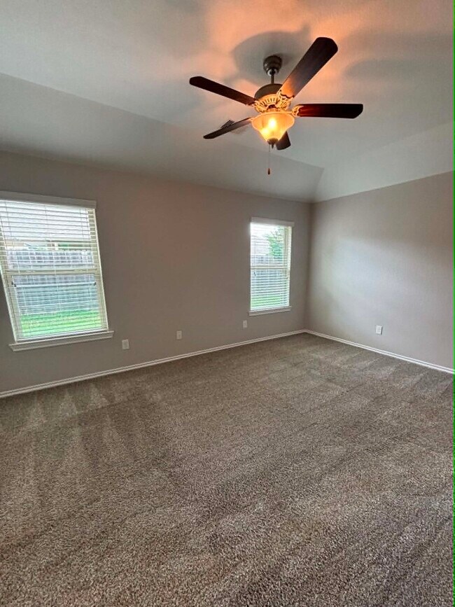 Building Photo - 1707 Hickory Burl Ln