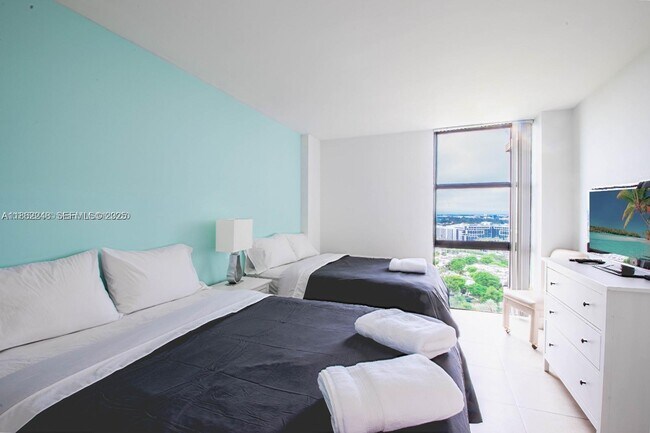 Building Photo - 20335 W Country Club Dr