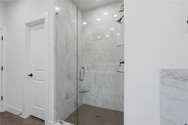 Building Photo - 1229 Bunker Dr