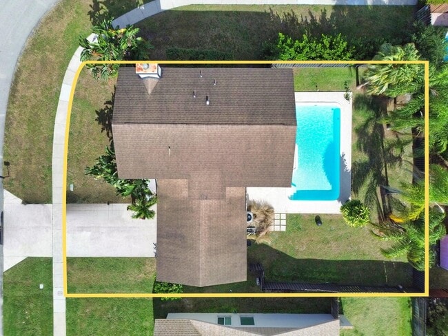 Building Photo - 760 Windtree Way