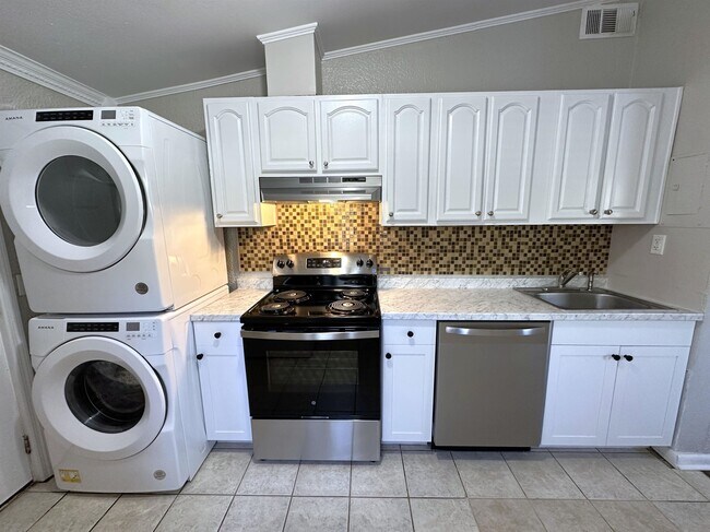 Building Photo - 2917 Mission Rd