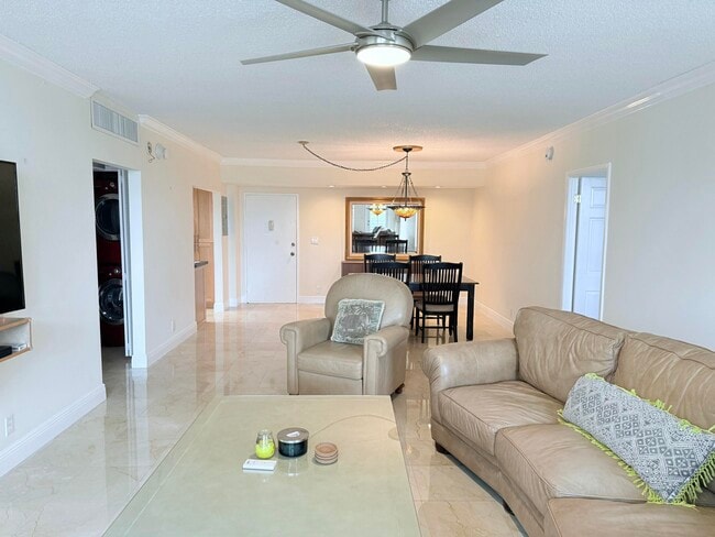 Building Photo - 2851 S Ocean Blvd