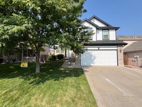 Building Photo - Beautiful remodel with gorgeous back yard ...