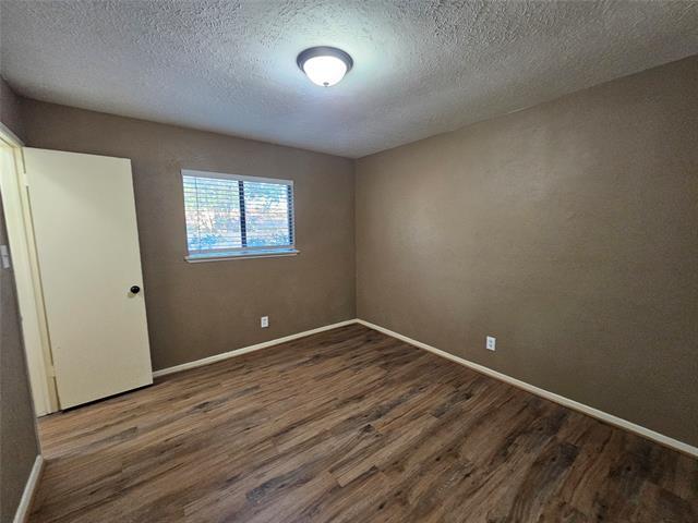 Building Photo - 801 Wood Glen