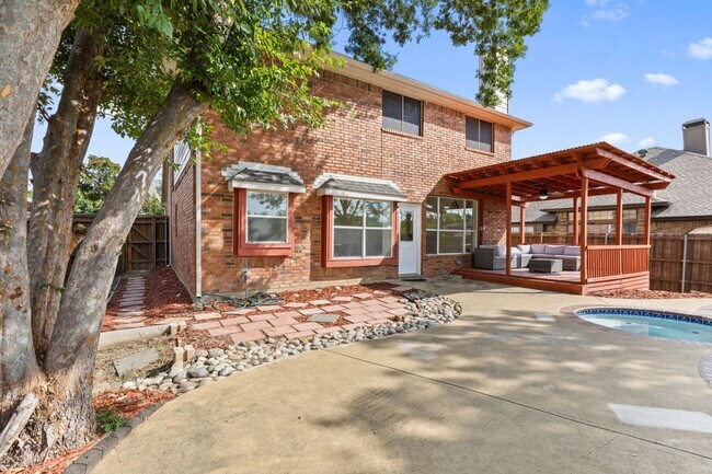 Building Photo - 1339 Barclay Dr