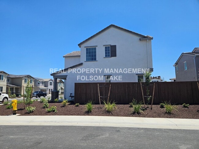 Building Photo - Coming Soon!! 3 Bedroom 2.5 bath corner lo...