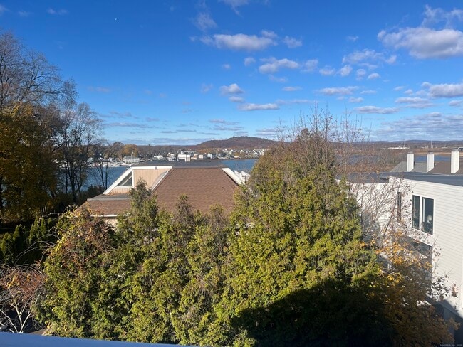 Building Photo - 896 Quinnipiac Ave