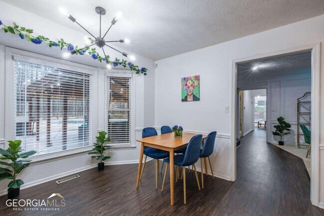 Building Photo - 661 Luther Ct