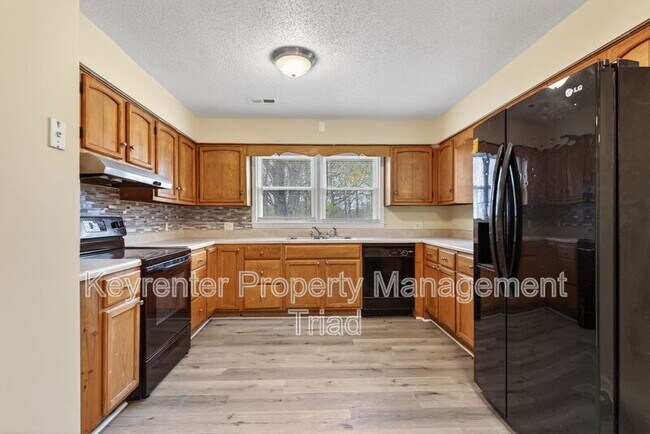 Building Photo - 506 Rocky Knoll Rd