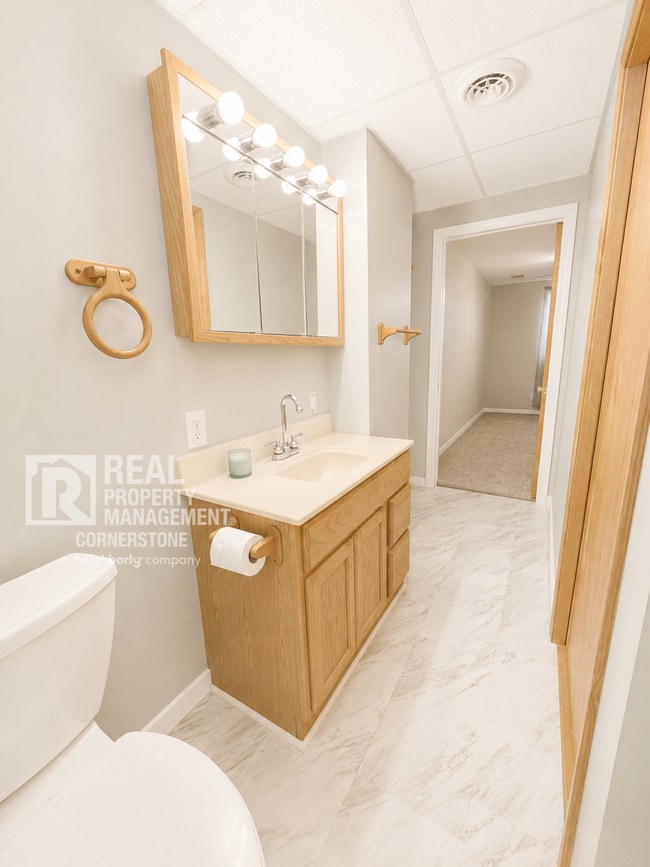 Building Photo - Spacious 4BD Home in Orchard Meadows | Finished Basement | Large Backyard