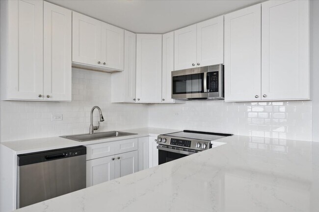 Building Photo - 655 W Irving Park Rd