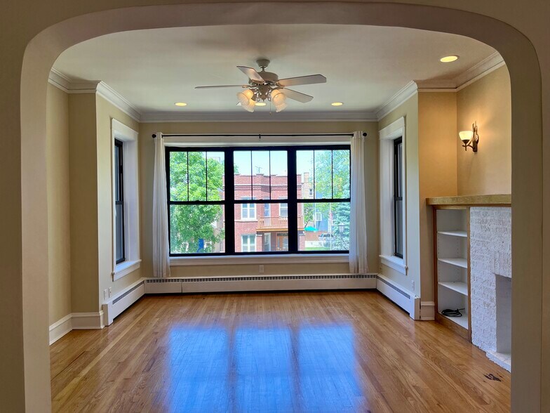 Building Photo - 734 Mulford St